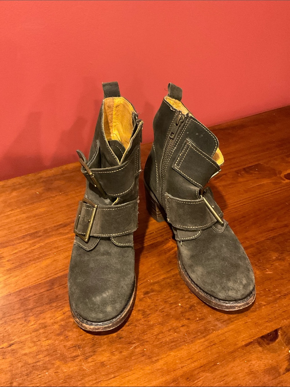 $399 Frye Sabrina Double Buckle Academia Green Suede Leather Moto Ankle Booties